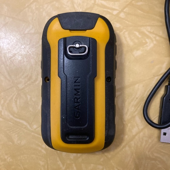 Garmin eTrex 10 Worldwide Handheld GPS Navigator - Picture 5 of 5